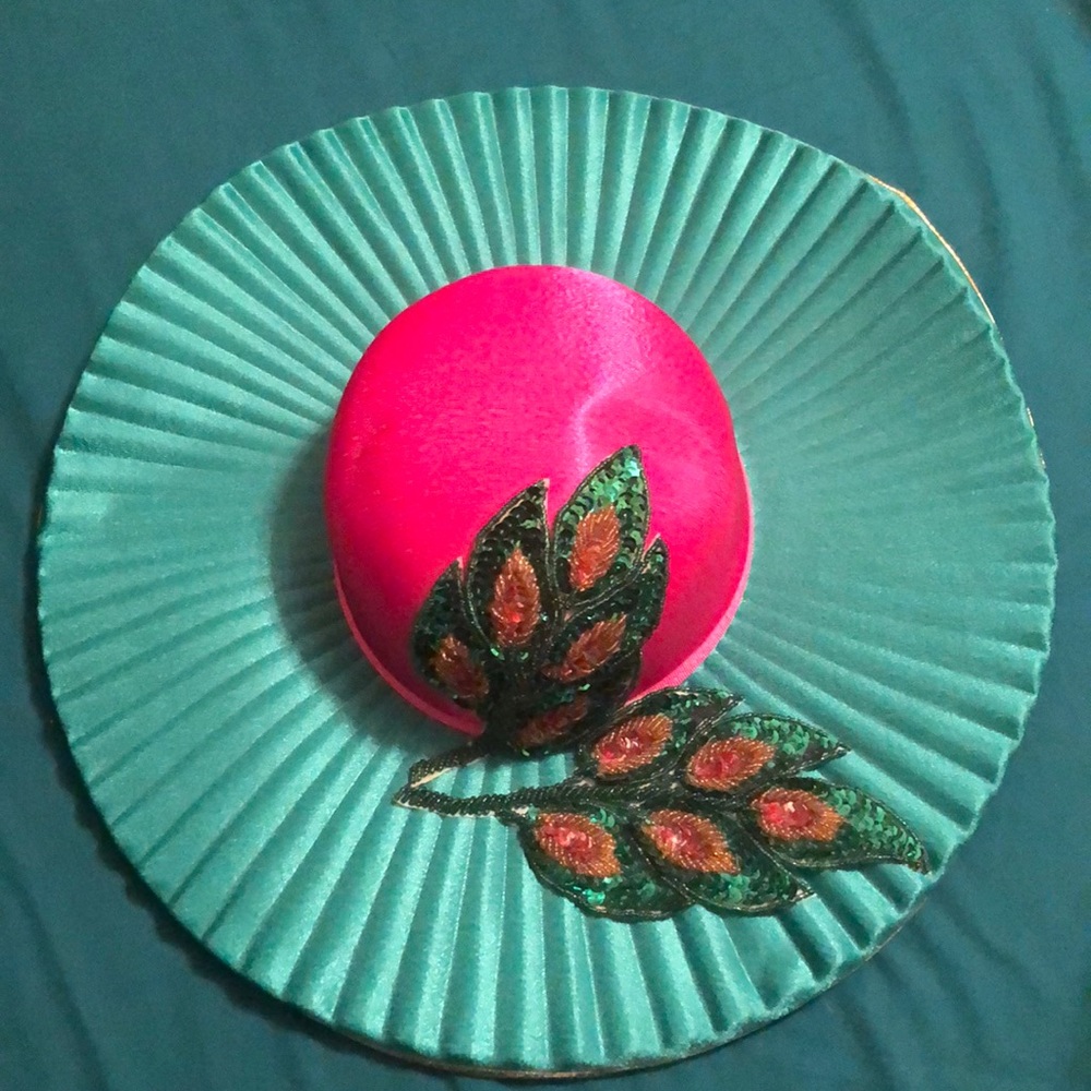 Green/pink hat